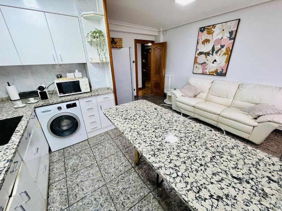 A Orillas Del Pilar Con Parking Zaragoza Dış mekan fotoğraf