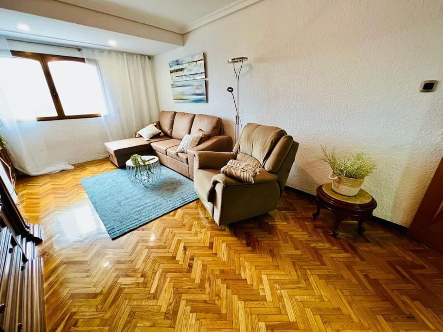 A Orillas Del Pilar Con Parking Zaragoza Dış mekan fotoğraf