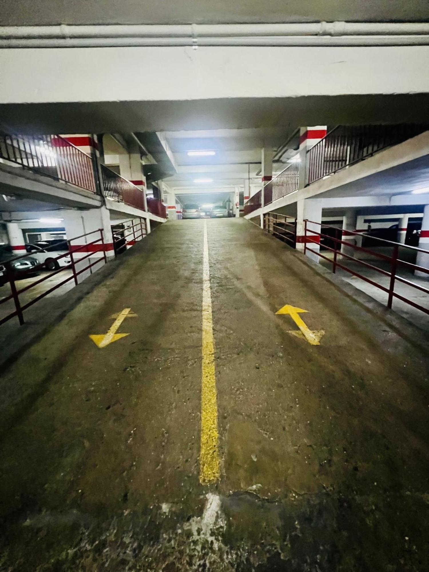 A Orillas Del Pilar Con Parking Zaragoza Dış mekan fotoğraf